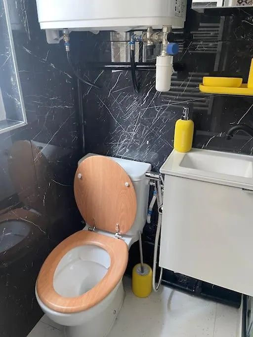The Place To Be In Apartment *