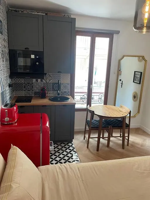 The Place To Be In Apartman *